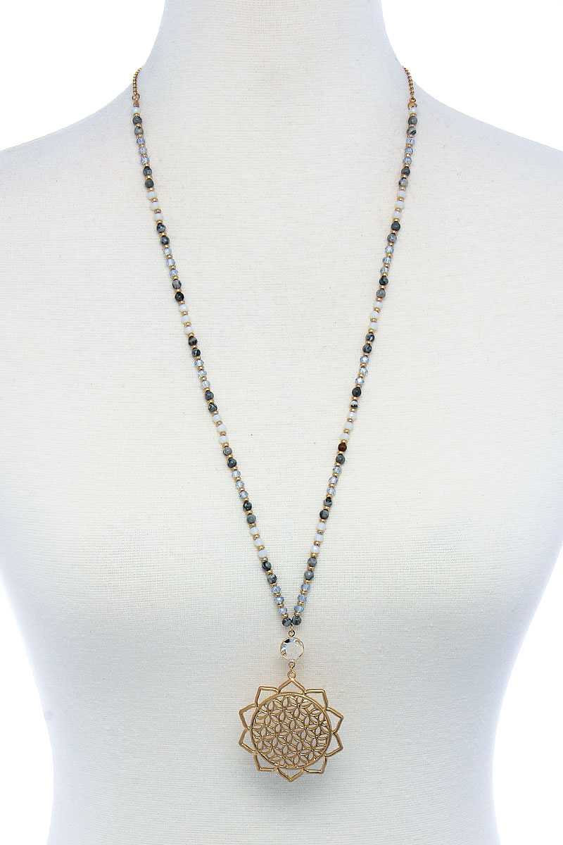 Black pendant necklace — Stylish Sun Flower Pendant Beaded Necklace